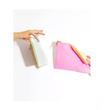 Flipside Clutch - Pink and Blush ban.do